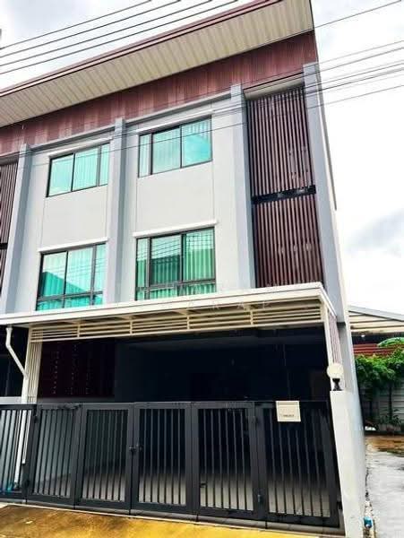 Siri House Ratchada 18, Bangkok, Soi Lat Phrao 80, Intersection 11, Wang Thonglang, Bangkok, 4 Bedrooms, 180 sqm, Townhouse For Rent, by Patcharames Pattharapornviboon, 500569568 - DDproperty.com