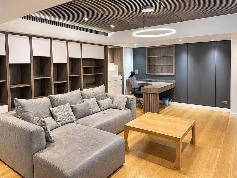 Royal Castle Sukhumvit, Bangkok, 30 Soi Sukhumvit 39, Khlongtoei Nua, Watthana, Bangkok, 3 Bedrooms, 191 sqm, Condo For Rent, by Bussara Sri-At, 500569591 - DDproperty.com