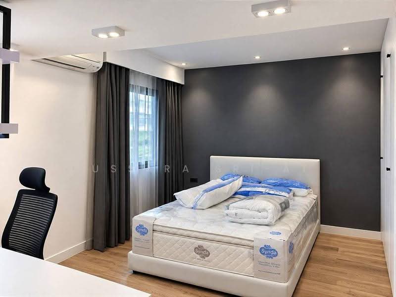 Royal Castle Sukhumvit, Bangkok, 30 Soi Sukhumvit 39, Khlongtoei Nua, Watthana, Bangkok, 3 Bedrooms, 191 sqm, Condo For Sale, by Bussara Sri-At, 500569593 - DDproperty.com
