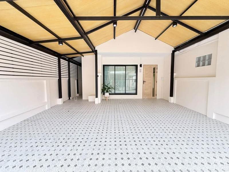 Poonsinh Thani 3, Bangkok, Rat Phatthana Road, Khlong Song Ton Nun, Lat Krabang, Bangkok, 3 Bedrooms, 120 sqm, Townhouse For Sale, by Tanrada Tongsub, 500569680 - DDproperty.com