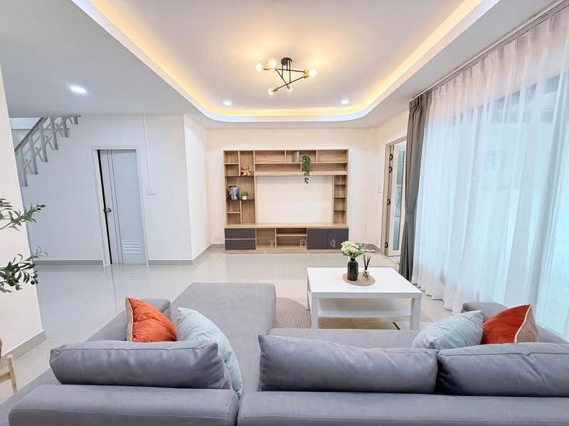 Poonsinh Thani 3, Bangkok, Rat Phatthana Road, Khlong Song Ton Nun, Lat Krabang, Bangkok, 3 Bedrooms, 120 sqm, Townhouse For Sale, by Tanrada Tongsub, 500569680 - DDproperty.com