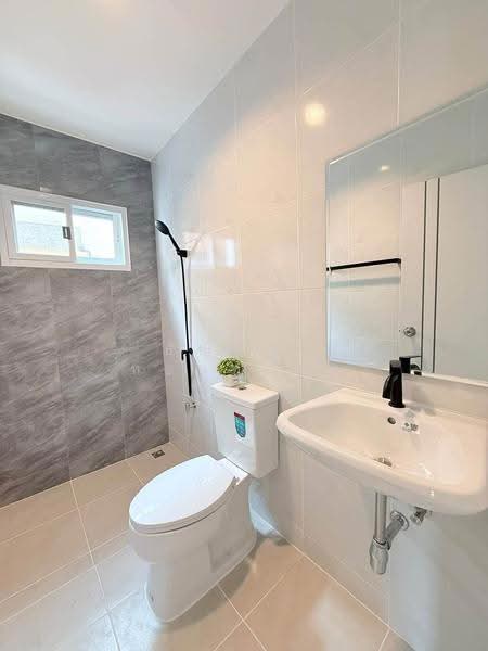 Poonsinh Thani 3, Bangkok, Rat Phatthana Road, Khlong Song Ton Nun, Lat Krabang, Bangkok, 3 Bedrooms, 120 sqm, Townhouse For Sale, by Tanrada Tongsub, 500569680 - DDproperty.com