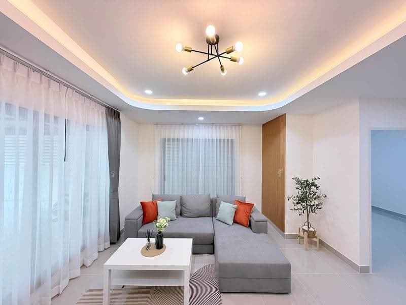 Poonsinh Thani 3, Bangkok, Rat Phatthana Road, Khlong Song Ton Nun, Lat Krabang, Bangkok, 3 Bedrooms, 120 sqm, Townhouse For Sale, by Tanrada Tongsub, 500569680 - DDproperty.com