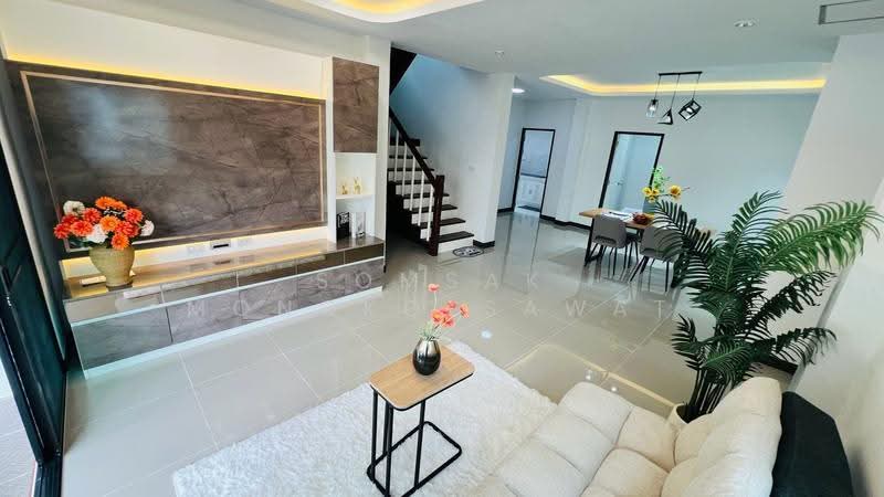 ่บุรีรมย์ คลองสามวา, Bangkok, Sai Kong Din, Khlong Sam Wa, Bangkok, 4 Bedrooms, 200 sqm, Semi-Detached House (Twin House) For Sale, by Somsak Mongkolsawat, 500569772 - DDproperty.com