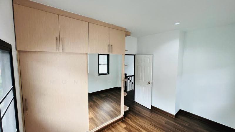 ่บุรีรมย์ คลองสามวา, Bangkok, Sai Kong Din, Khlong Sam Wa, Bangkok, 4 Bedrooms, 200 sqm, Semi-Detached House (Twin House) For Sale, by Somsak Mongkolsawat, 500569772 - DDproperty.com