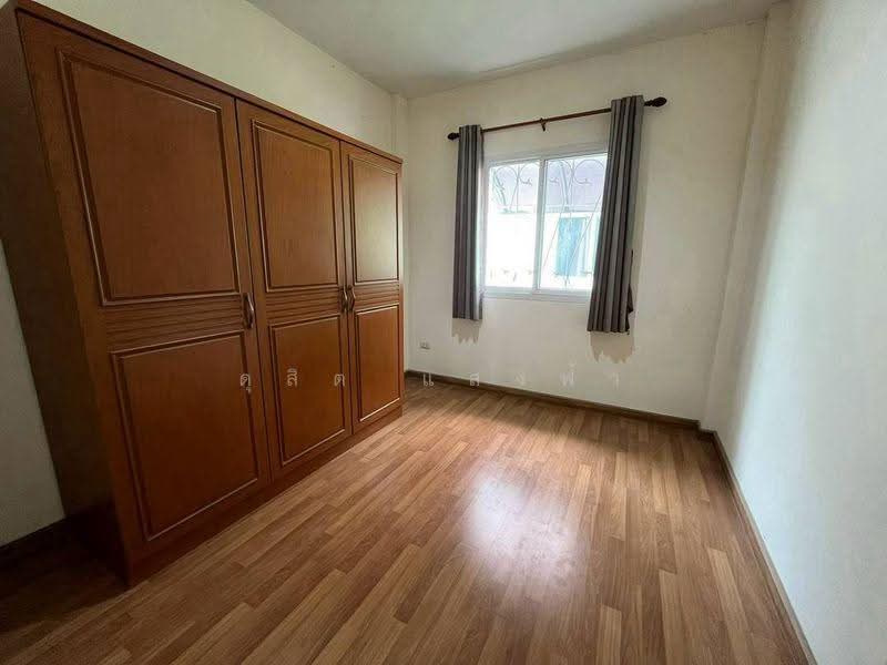 ให้เช่าทาวน์โฮม 2 ชั้น ซอยหมอย้อย หนองยายบู่ ศรีราชา, Chon Buri (Pattaya), Surasak, Si Racha, Chon Buri (Pattaya), 3 Bedrooms, 100 sqm, Townhouse For Rent, by Dusit Saengfa, 500569963 - DDproperty.com