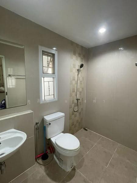 ให้เช่าทาวน์โฮม 2 ชั้น ซอยหมอย้อย หนองยายบู่ ศรีราชา, Chon Buri (Pattaya), Surasak, Si Racha, Chon Buri (Pattaya), 3 Bedrooms, 100 sqm, Townhouse For Rent, by Dusit Saengfa, 500569963 - DDproperty.com