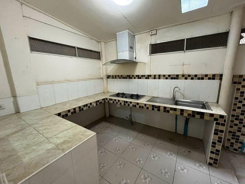 ให้เช่าทาวน์โฮม 2 ชั้น ซอยหมอย้อย หนองยายบู่ ศรีราชา, Chon Buri (Pattaya), Surasak, Si Racha, Chon Buri (Pattaya), 3 Bedrooms, 100 sqm, Townhouse For Rent, by Dusit Saengfa, 500569963 - DDproperty.com
