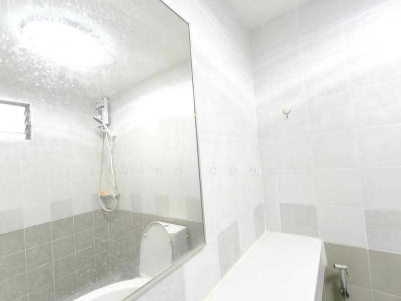 Lumpini Condo Town Bodindecha Ramkhamhaeng, Bangkok, Soi Ramkhamhaeng 43/1, Phlapphla, Wang Thonglang, Bangkok, 1 Bedroom, 28 sqm, Condo For Rent, by Living Condo, 500569966 - DDproperty.com