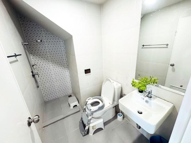 Britania Town Bangna Km.17 : บริทาเนีย ทาวน์ บางนา กม.17, Samut Prakan, บางโฉลงม 246, Bang Chalong, Bang Plee, Samut Prakan, 2 Bedrooms, 100 sqm, Townhouse For Sale, by The Best Property ต้องตา, 500569993 - DDproperty.com