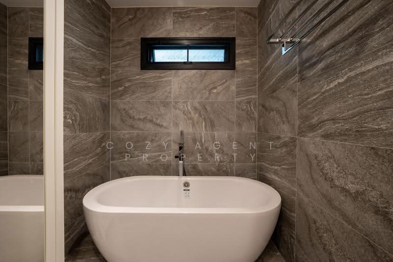 The Esse Sukhumvit 36, Bangkok, Soi Sukhumvit 36, Sukhumvit Road, Phra Kanong, Khlong Toei, Bangkok, 3 Bedrooms, 124 sqm, Condo For Rent, by Cozy Agent Property, 500570124 - DDproperty.com