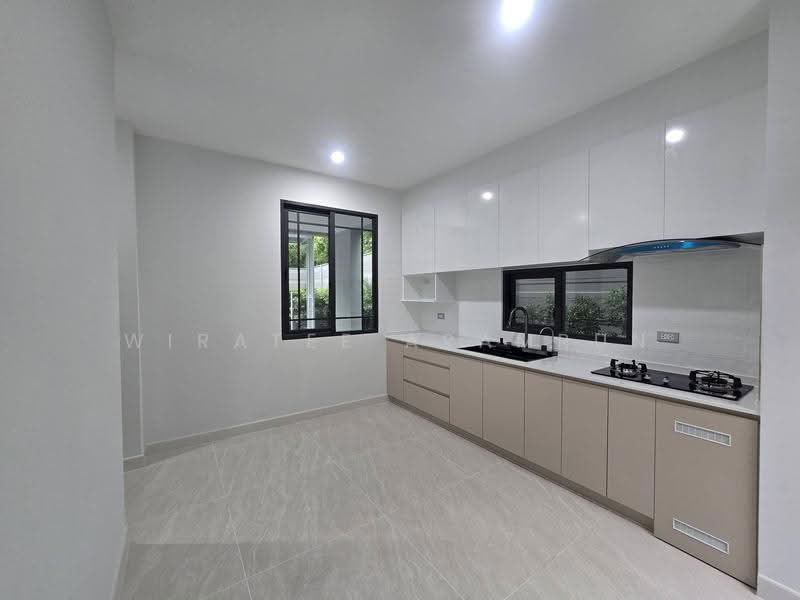 Baan Klang Muang Classe Sukhumvit 77, Bangkok, Soi On Nut 21, Suan Luang, Bangkok, 2 Bedrooms, 214 sqm, Single Detached House For Rent, by Wiratee Aramrun, 500570204 - DDproperty.com