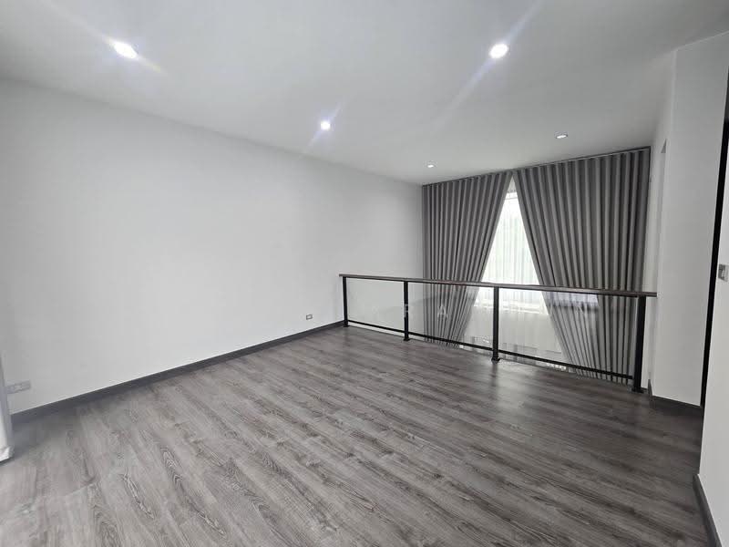 Baan Klang Muang Classe Sukhumvit 77, Bangkok, Soi On Nut 21, Suan Luang, Bangkok, 2 Bedrooms, 214 sqm, Single Detached House For Rent, by Wiratee Aramrun, 500570204 - DDproperty.com