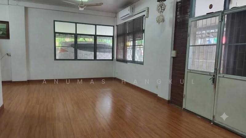 ขายบ้านเดี่ยว พื้นที่ 88 ตรว. เข้าซอยเพชรเกษม 68 เพียง 500 เมตร เหมาะเป็นที่อยู่อาศัย และทำธุรกิจ, Bangkok, Bang Kae Nua, Bang Khae, Bangkok, 2 Bedrooms, 200 sqm, Single Detached House For Sale, by Anumas Hangkul, 500570233 - DDproperty.com