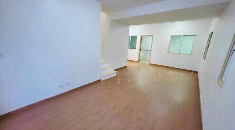 Minimalist-style townhome for sale at Baan Pruksa Bueng, Si Racha, Chon Buri (Pattaya), Bueng, Si Racha, Chon Buri (Pattaya), 3 Bedrooms, 104 sqm, Townhouse For Sale, by A House Property Co.,Ltd., 500570235 - DDproperty.com