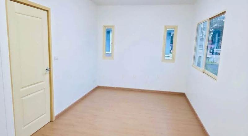 Minimalist-style townhome for sale at Baan Pruksa Bueng, Si Racha, Chon Buri (Pattaya), Bueng, Si Racha, Chon Buri (Pattaya), 3 Bedrooms, 104 sqm, Townhouse For Sale, by A House Property Co.,Ltd., 500570235 - DDproperty.com