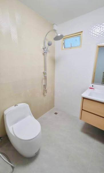 Minimalist-style townhome for sale at Baan Pruksa Bueng, Si Racha, Chon Buri (Pattaya), Bueng, Si Racha, Chon Buri (Pattaya), 3 Bedrooms, 104 sqm, Townhouse For Sale, by A House Property Co.,Ltd., 500570235 - DDproperty.com