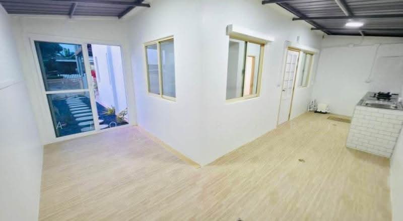 Minimalist-style townhome for sale at Baan Pruksa Bueng, Si Racha, Chon Buri (Pattaya), Bueng, Si Racha, Chon Buri (Pattaya), 3 Bedrooms, 104 sqm, Townhouse For Sale, by A House Property Co.,Ltd., 500570235 - DDproperty.com