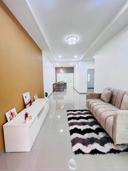 ขายทาวน์โฮมรีโนเวททใหม่ ม.จันทนาธานี ชากค้อ หนองขาม ศรีราชา, Chon Buri (Pattaya), Nong - Kham, Si Racha, Chon Buri (Pattaya), 2 Bedrooms, 80 sqm, Townhouse For Sale, by Dusit Saengfa, 500570243 - DDproperty.com
