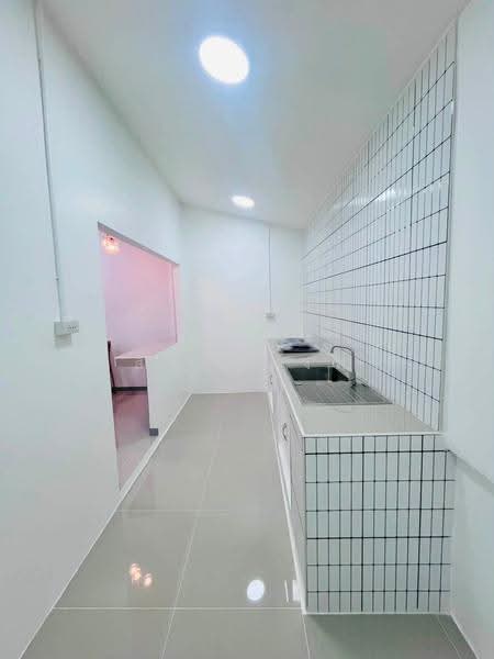 ขายทาวน์โฮมรีโนเวททใหม่ ม.จันทนาธานี ชากค้อ หนองขาม ศรีราชา, Chon Buri (Pattaya), Nong - Kham, Si Racha, Chon Buri (Pattaya), 2 Bedrooms, 80 sqm, Townhouse For Sale, by Dusit Saengfa, 500570243 - DDproperty.com