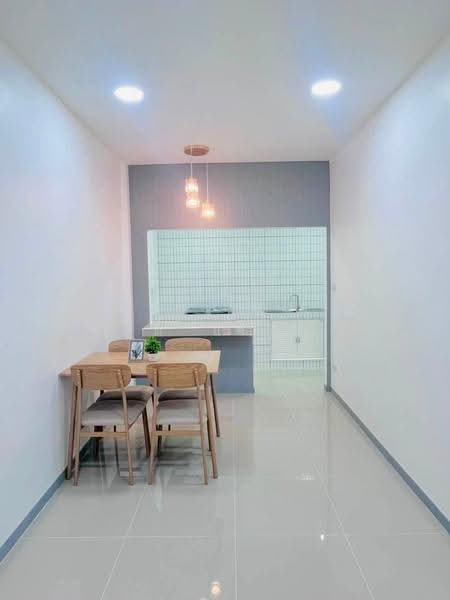 ขายทาวน์โฮมรีโนเวททใหม่ ม.จันทนาธานี ชากค้อ หนองขาม ศรีราชา, Chon Buri (Pattaya), Nong - Kham, Si Racha, Chon Buri (Pattaya), 2 Bedrooms, 80 sqm, Townhouse For Sale, by Dusit Saengfa, 500570243 - DDproperty.com