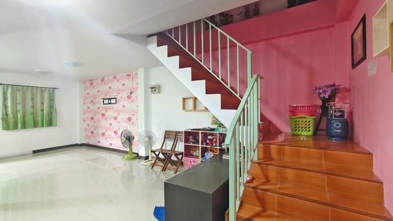 หมู่บ้านวราภิรมย์2 นครชัยศรี, Nakhon Pathom, Bang Krabao, Nakhon Chai Sri, Nakhon Pathom, 3 Bedrooms, 150 sqm, Semi-Detached House (Twin House) For Sale, by The Best Property จิฟฟี่, 500570248 - DDproperty.com