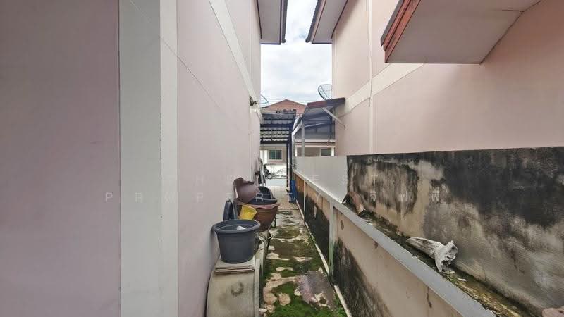 หมู่บ้านวราภิรมย์2 นครชัยศรี, Nakhon Pathom, Bang Krabao, Nakhon Chai Sri, Nakhon Pathom, 3 Bedrooms, 150 sqm, Semi-Detached House (Twin House) For Sale, by The Best Property จิฟฟี่, 500570248 - DDproperty.com