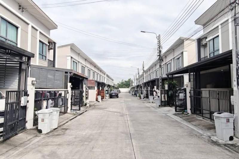 Patio Bangna-Wongwaen, Samut Prakan, 199-21 Soi King Kaew 25/1, Rachathewa, Bang Plee, Samut Prakan, 3 Bedrooms, 110 sqm, Townhouse For Sale, by ชนะชาติ นนท์ตา, 500570265 - DDproperty.com
