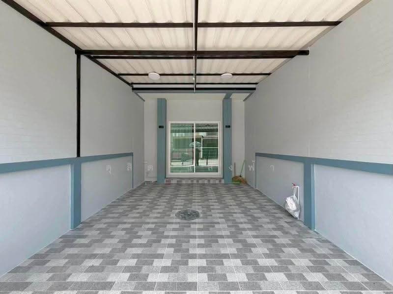 ขายทาวน์โฮมรีโนเวทใหม่ ม.โกลเด้นท์เพลส เครือสหพัฒน์ ศรีราชา, Chon Buri (Pattaya), Bueng, Si Racha, Chon Buri (Pattaya), 2 Bedrooms, 60 sqm, Townhouse For Sale, by Dusit Saengfa, 500570268 - DDproperty.com