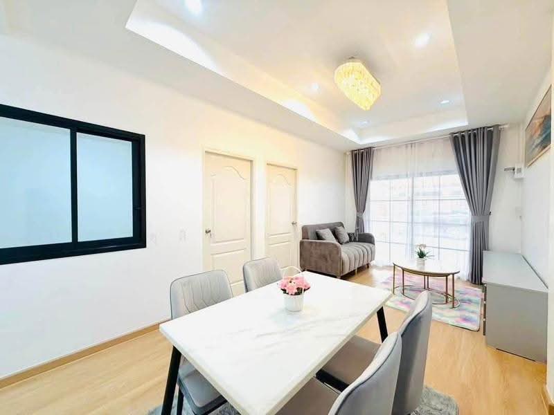 ขายทาวน์โฮมรีโนเวทใหม่ ม.บึงวิลเลจ เครือสหพัฒน์ ศรีราชา, Chon Buri (Pattaya), Bueng, Si Racha, Chon Buri (Pattaya), 2 Bedrooms, 85 sqm, Townhouse For Sale, by Dusit Saengfa, 500570277 - DDproperty.com