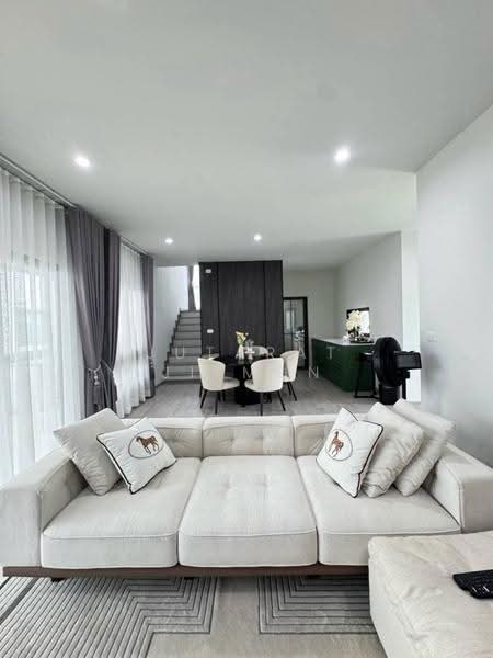 Saransiri Ramkhamhaeng, Bangkok, Khlong Song Ton Nun, Lat Krabang, Bangkok, 3 Bedrooms, 184 sqm, Single Detached House For Rent, by Jutarat Jitmun, 500570292 - DDproperty.com
