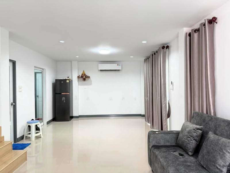ขายบ้านเดี่ยว ม.เดอะทรี หนองยายบู่ ศรีราชา, Chon Buri (Pattaya), Surasak, Si Racha, Chon Buri (Pattaya), 3 Bedrooms, 160 sqm, Single Detached House For Sale, by Dusit Saengfa, 500570317 - DDproperty.com