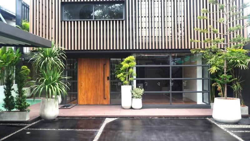 ขายบ้านสวยพร้อมสระว่ายน้ำ อ่อนนุช 17 บ้านสร้างใหม่ ใจกลางเมืองอ่อนนุช นอกหมู่บ้าน แต่งครบ พร้อมอยู่, กรุงเทพ, อ่อนนุช, สวนหลวง, กรุงเทพ, 300 ตร.ม., บ้านเดี่ยว ขาย, โดย บุษบา รัตนวงษ์ชัย, 500570341 - DDproperty.com
