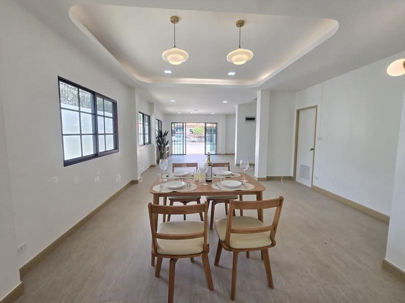 หมู่บ้านเอกกวิน เลียบคลองสอง คลองสามวา, Bangkok, เลียบคลองสอง, Bang Chun, Khlong Sam Wa, Bangkok, 4 Bedrooms, 200 sqm, Single Detached House For Sale, by นภัสศรณ์ วงศ์สินไทยกร (นันท์), 500570353 - DDproperty.com