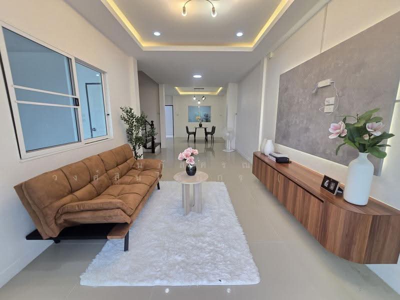 Moobaan Khanasap, Bangkok, Soi Charoen Phatthana 7, Bang Chun, Khlong Sam Wa, Bangkok, 3 Bedrooms, 100 sqm, Townhouse For Sale, by นภัสศรณ์ วงศ์สินไทยกร (นันท์), 500570364 - DDproperty.com