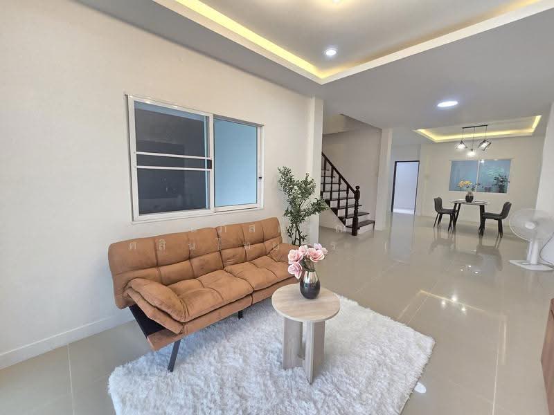 Moobaan Khanasap, Bangkok, Soi Charoen Phatthana 7, Bang Chun, Khlong Sam Wa, Bangkok, 3 Bedrooms, 100 sqm, Townhouse For Sale, by นภัสศรณ์ วงศ์สินไทยกร (นันท์), 500570364 - DDproperty.com