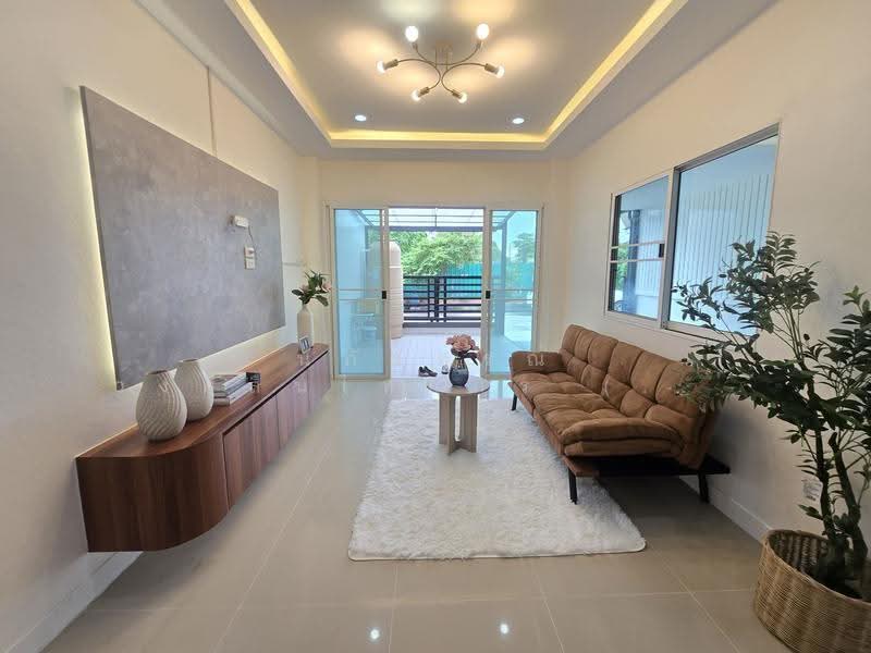 Moobaan Khanasap, Bangkok, Soi Charoen Phatthana 7, Bang Chun, Khlong Sam Wa, Bangkok, 3 Bedrooms, 100 sqm, Townhouse For Sale, by นภัสศรณ์ วงศ์สินไทยกร (นันท์), 500570364 - DDproperty.com