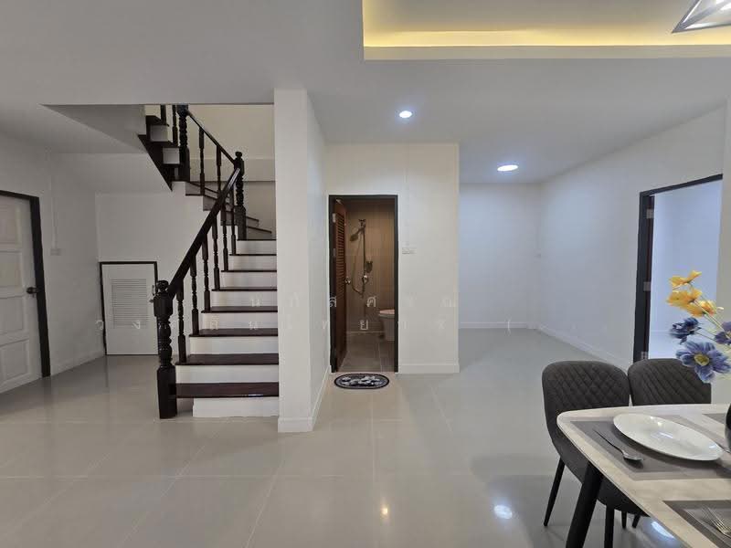 Moobaan Khanasap, Bangkok, Soi Charoen Phatthana 7, Bang Chun, Khlong Sam Wa, Bangkok, 3 Bedrooms, 100 sqm, Townhouse For Sale, by นภัสศรณ์ วงศ์สินไทยกร (นันท์), 500570364 - DDproperty.com