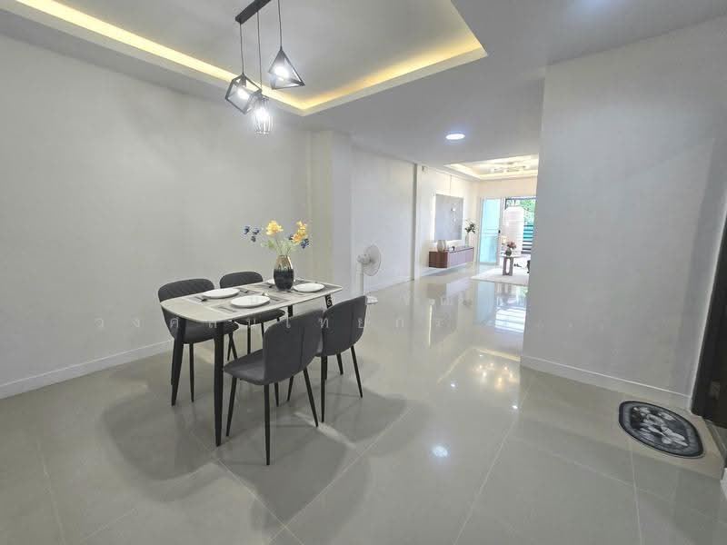 Moobaan Khanasap, Bangkok, Soi Charoen Phatthana 7, Bang Chun, Khlong Sam Wa, Bangkok, 3 Bedrooms, 100 sqm, Townhouse For Sale, by นภัสศรณ์ วงศ์สินไทยกร (นันท์), 500570364 - DDproperty.com