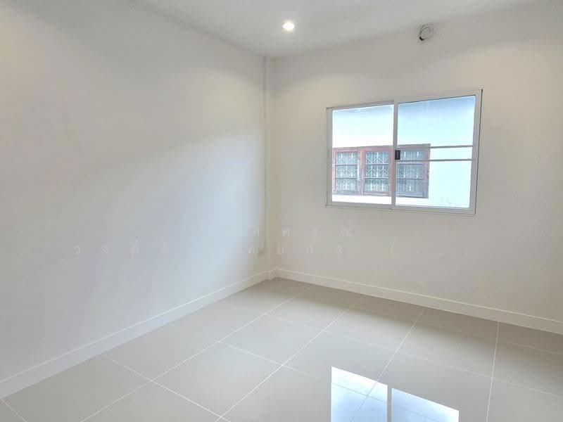Moobaan Khanasap, Bangkok, Soi Charoen Phatthana 7, Bang Chun, Khlong Sam Wa, Bangkok, 3 Bedrooms, 100 sqm, Townhouse For Sale, by นภัสศรณ์ วงศ์สินไทยกร (นันท์), 500570364 - DDproperty.com