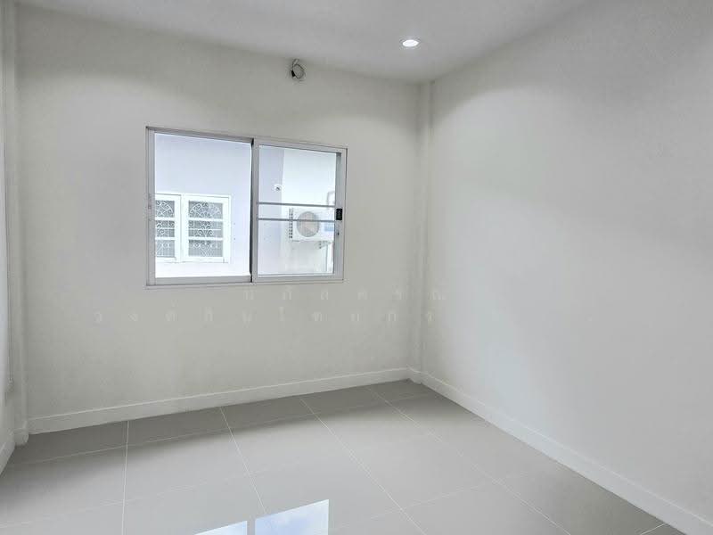 Moobaan Khanasap, Bangkok, Soi Charoen Phatthana 7, Bang Chun, Khlong Sam Wa, Bangkok, 3 Bedrooms, 100 sqm, Townhouse For Sale, by นภัสศรณ์ วงศ์สินไทยกร (นันท์), 500570364 - DDproperty.com