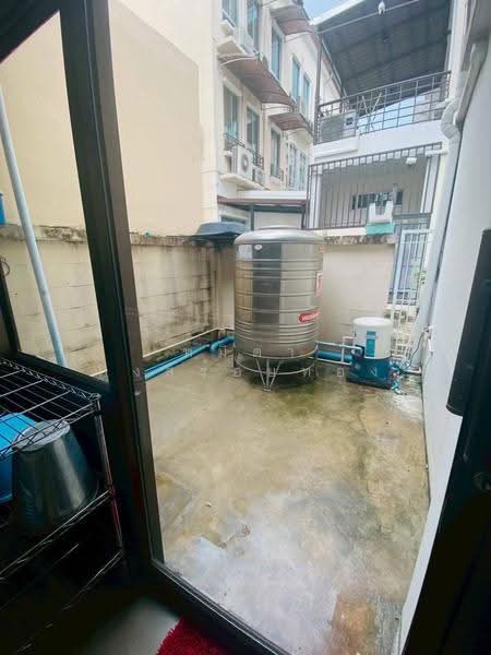Baan Klangmuang Grand De Paris Ratchada, Bangkok, Pradit Manutham Road, Wang Thonglang, Bangkok, 3 Bedrooms, 190 sqm, Townhouse For Rent, by ทมิตา คงสร้อยทอง, 500570365 - DDproperty.com