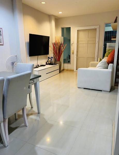 Baan Klangmuang Grand De Paris Ratchada, Bangkok, Pradit Manutham Road, Wang Thonglang, Bangkok, 3 Bedrooms, 190 sqm, Townhouse For Rent, by ทมิตา คงสร้อยทอง, 500570365 - DDproperty.com
