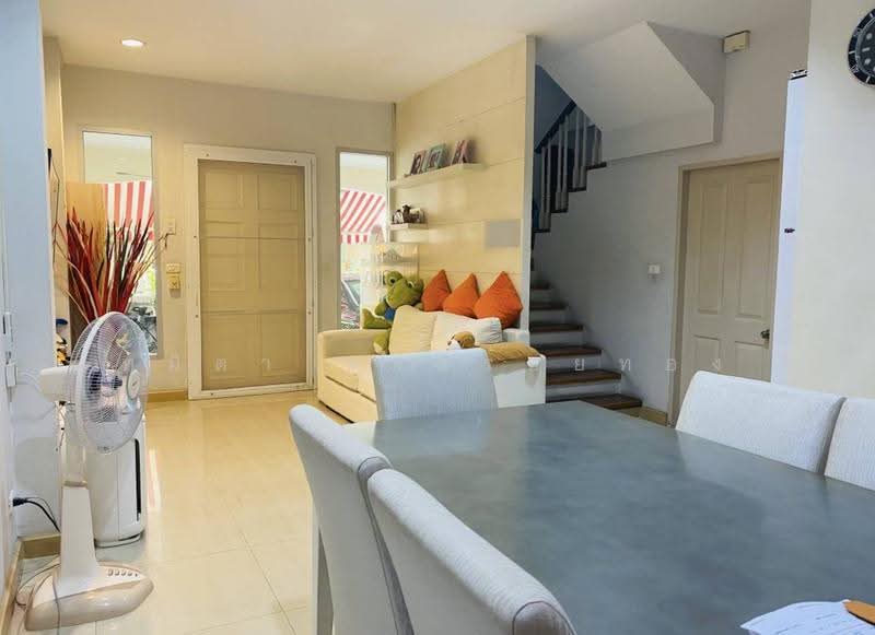 Baan Klangmuang Grand De Paris Ratchada, Bangkok, Pradit Manutham Road, Wang Thonglang, Bangkok, 3 Bedrooms, 190 sqm, Townhouse For Rent, by ทมิตา คงสร้อยทอง, 500570365 - DDproperty.com