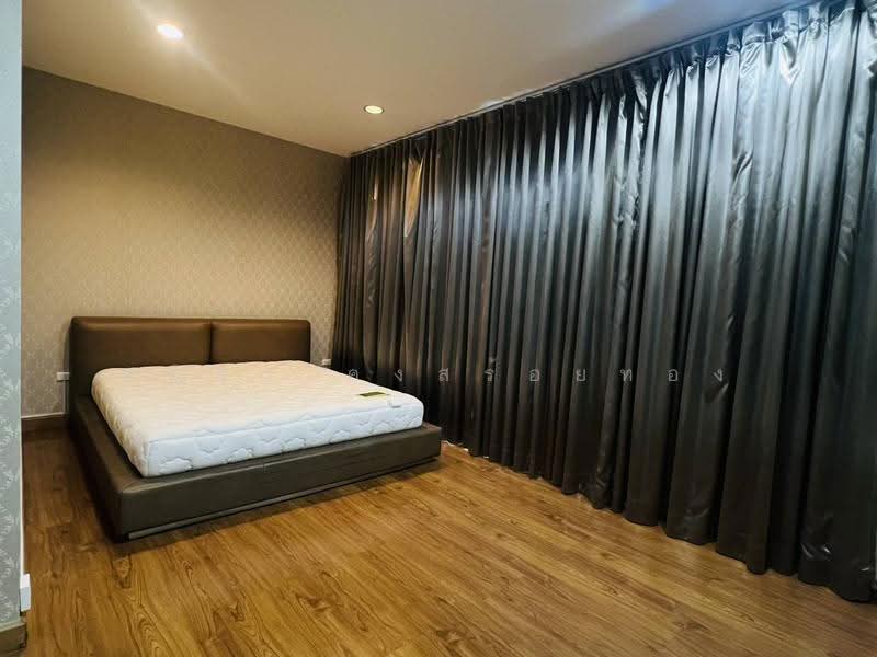 Baan Klangmuang Grand De Paris Ratchada, Bangkok, Pradit Manutham Road, Wang Thonglang, Bangkok, 3 Bedrooms, 190 sqm, Townhouse For Rent, by ทมิตา คงสร้อยทอง, 500570365 - DDproperty.com