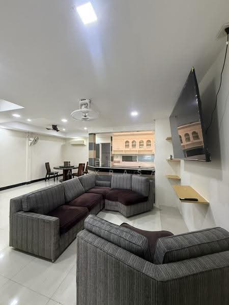Fully Renovated 3-Story Townhouse | 3 Bedrooms | Near MRT Charan 13, Bangkok, จรัญสนิทวงศ์ 11, Wat Tha Pra, Bangkok Yai, Bangkok, 3 Bedrooms, 156 sqm, Townhouse For Rent, by Theeradet pakkrasae, 500570384 - DDproperty.com