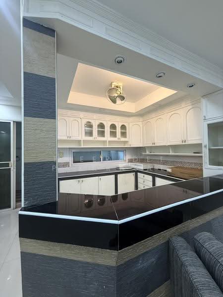 Fully Renovated 3-Story Townhouse | 3 Bedrooms | Near MRT Charan 13, Bangkok, จรัญสนิทวงศ์ 11, Wat Tha Pra, Bangkok Yai, Bangkok, 3 Bedrooms, 156 sqm, Townhouse For Rent, by Theeradet pakkrasae, 500570384 - DDproperty.com