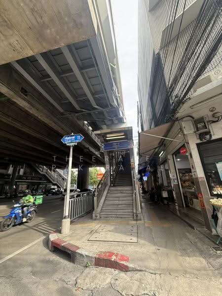 Fully Renovated 3-Story Townhouse | 3 Bedrooms | Near MRT Charan 13, Bangkok, จรัญสนิทวงศ์ 11, Wat Tha Pra, Bangkok Yai, Bangkok, 3 Bedrooms, 156 sqm, Townhouse For Rent, by Theeradet pakkrasae, 500570384 - DDproperty.com