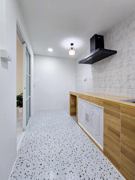 ขายทาวน์เฮ้าส์ : หมู่บ้านพระปิ่น 3, Nonthaburi, Bang Mae Nang, Bang Yai, Nonthaburi, 3 Bedrooms, 136 sqm, Townhouse For Sale, by Poonyaporn Veerabulyarit, 500570400 - DDproperty.com