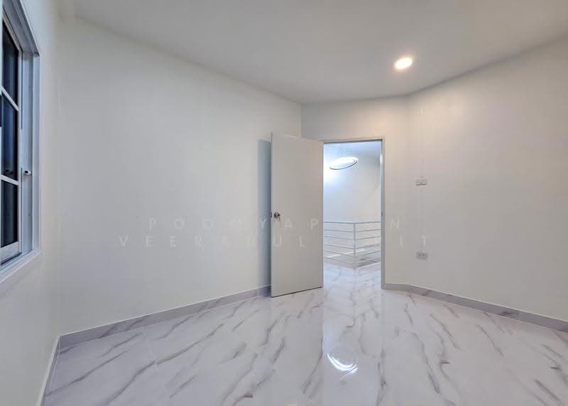 ขายทาวน์เฮ้าส์ : หมู่บ้านพระปิ่น 3, Nonthaburi, Bang Mae Nang, Bang Yai, Nonthaburi, 3 Bedrooms, 136 sqm, Townhouse For Sale, by Poonyaporn Veerabulyarit, 500570400 - DDproperty.com